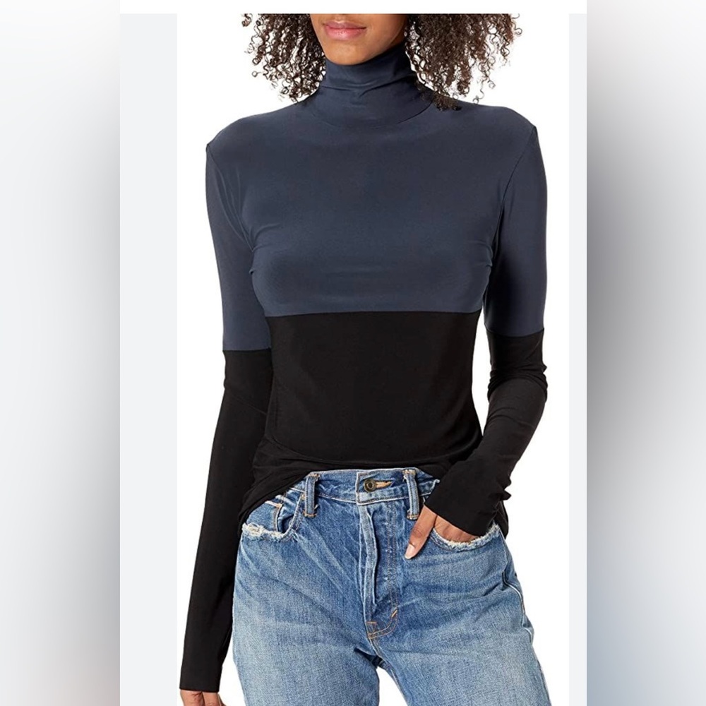 NWT Norma Kamali Spliced Slim Fit Long Sleeved Turtle Top Size L/40 Thumbholes